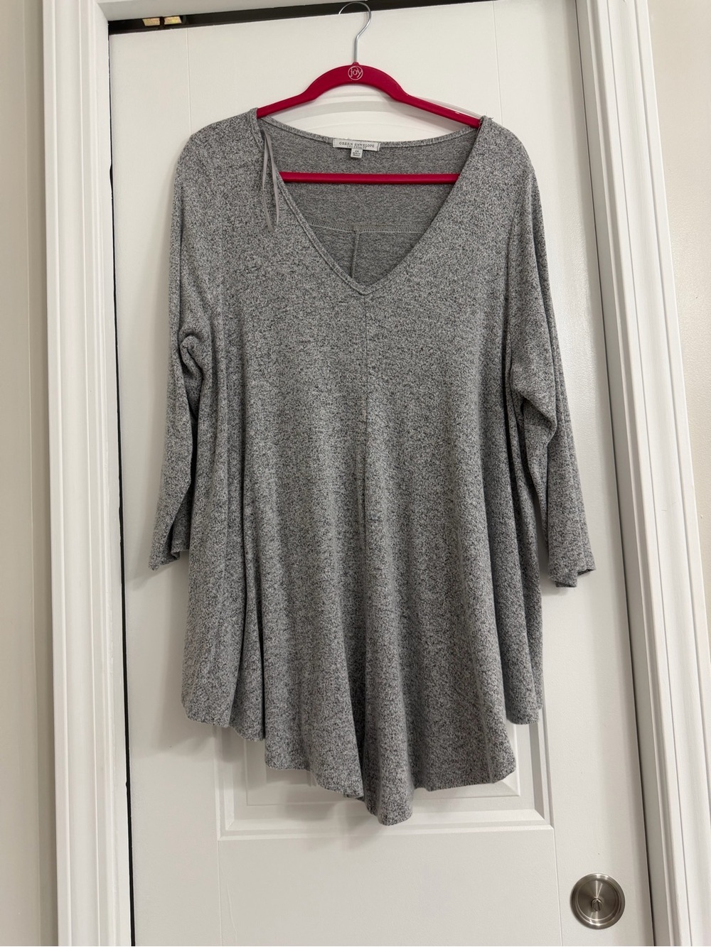 Green Envelope Heather Gray V-Neck Swing Tunic